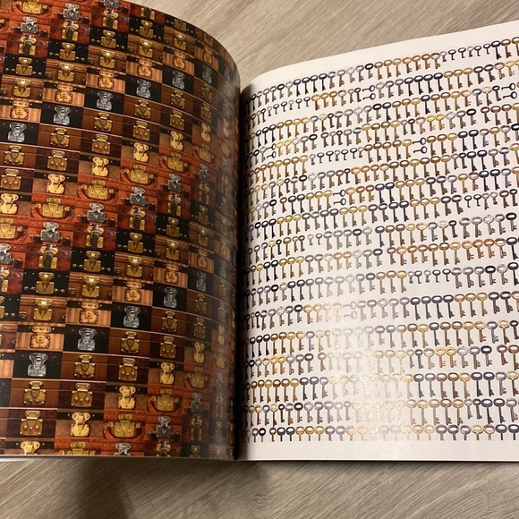 Louis Vuitton THE BOOK 200 - Picture 3 of 5
